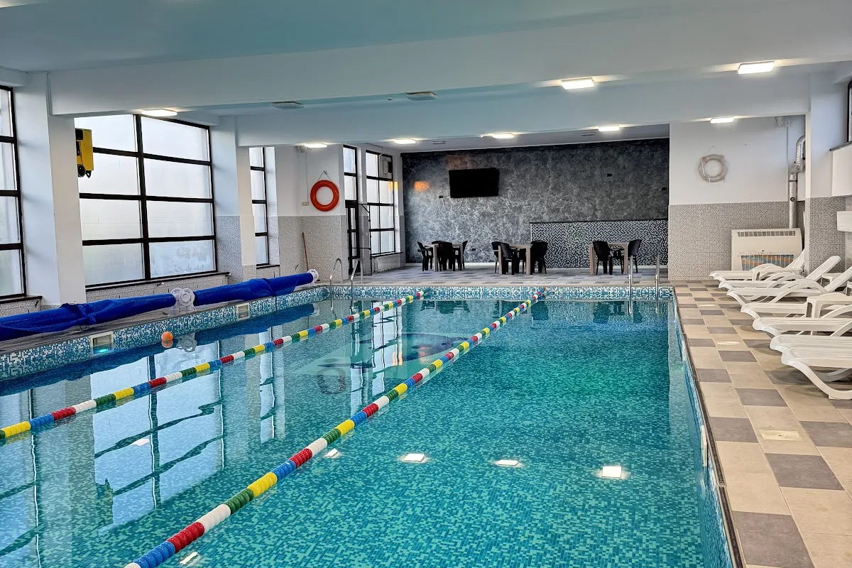 Piscina interioară ANBO SPA — bazin semi-olimpic încălzit